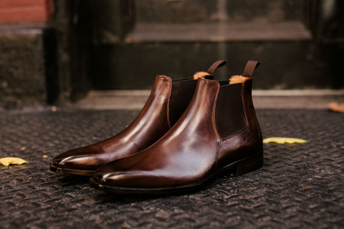 The Wayne Low-Cut Chelsea Boot - Chocolate